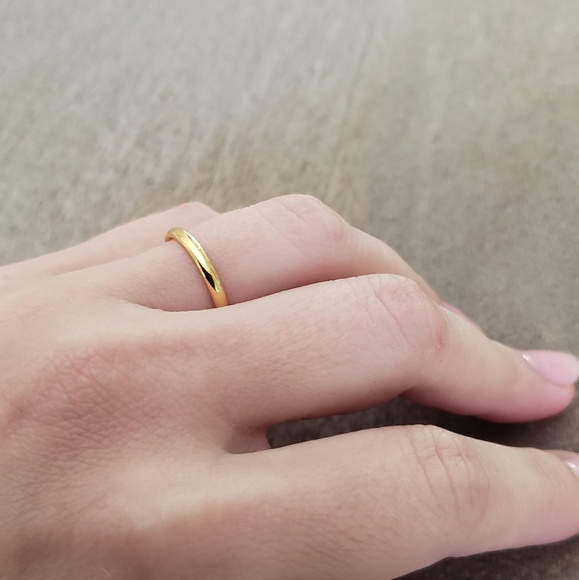 2MM Thin Titanium Ring Gold - Picture 3 of 5